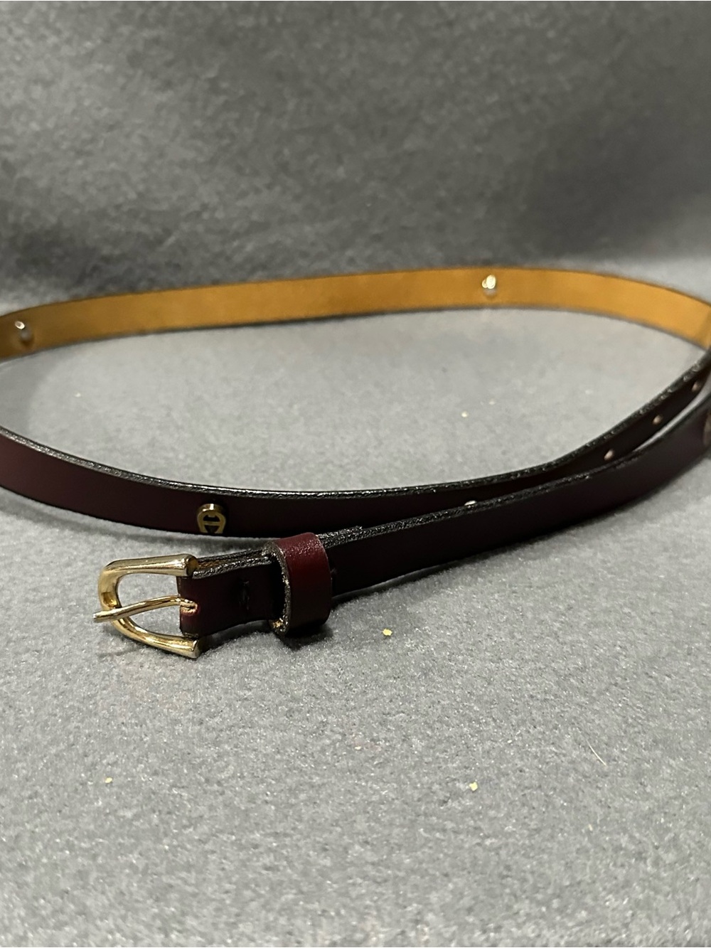 Etienne Aigner Classic A Women's Slim Leather Belt - Burgundy size 30 waist